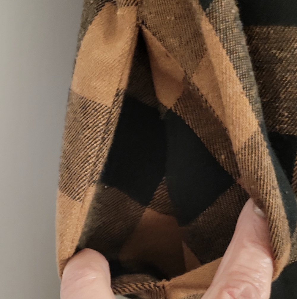 Plaid Button-Up Womens Shacket - Picture 4 of 4